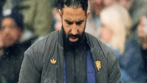 红魔再展神威！库尼亚精妙助攻，多尔古锁定中场空档绝杀零封对手